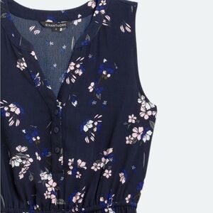 41 Hawthorn Women's Floral Navy Top